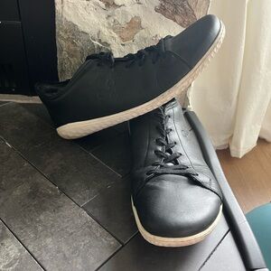 Vivobarefoot primus sneaker